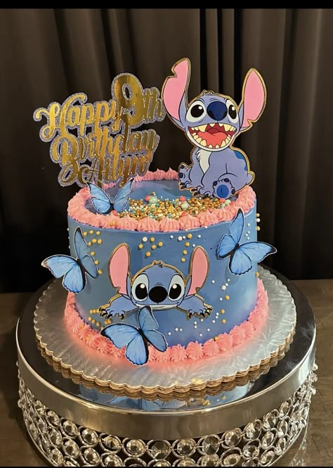 Stitch Cupcake Cake, Bolos Do Stitch, Stitch Birthday Cakes, Stitch Cake Ideas, Stitch Birthday Cake Ideas, Stitch Birthday Cake, Wedding Cake Dark, Lilo And Stitch Cake, 12th Birthday Cake