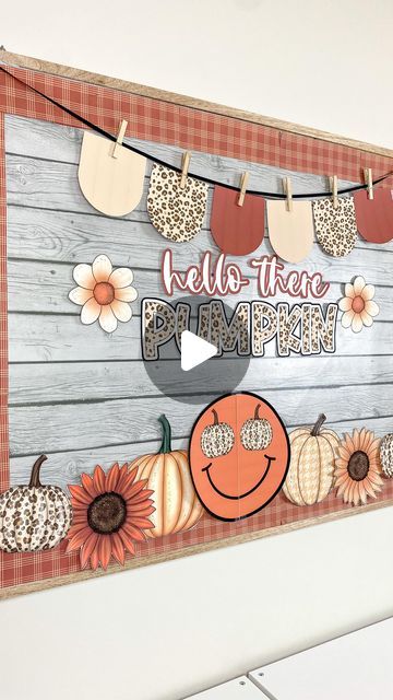 Kim McNeil | Classroom Decor 🌿 on Instagram: "YAY FALL! 🍁 You all know how much I love cheetah 🤣 I could not pass up the chance to mix it with autumn!  I am loving this leopard print, smiley face fall bulletin board kit! This pack includes everything you need to decorate your display for autumn - banner, decor cut outs, borders, text and editable student names.  Click the link in my bio to find this new bulletin board kit!   #bulletinboard #bulletinboardideas #fallintheclassroom #fallbulletinboard #classroom #classroomdecor #classroomsetup #teachershare #teacherlife #teachergram #teachersofinstagram #teachertips" Autumn Banner, Fall Bulletin Board, School Board Decoration, Fall Bulletin Boards, Banner Decor, Bulletin Board Borders, Fall Banner, Teacher Desk, Teacher Things