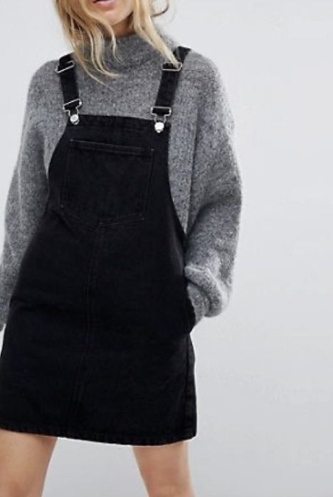 Denim Dungaree Dress Outfit, Denim Dungaree Dress, Casual Street Wear, Trendy Outfits Winter, Winter Dress Outfits, Rest Days, Wardrobe Tips, Outfits Chic, Nice Style