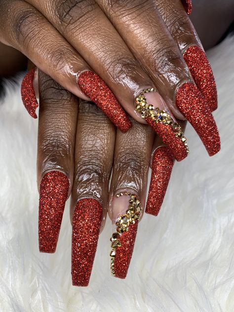 Holiday Acrylic Nails, Red Nails Glitter, Nail Extensions, Red Glitter, Gold Christmas, Red And Gold, Long Acrylic Nails, Glitter Nails, Red Nails