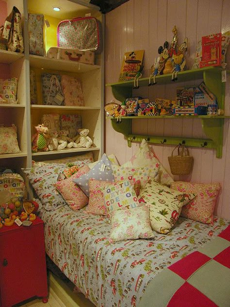 Cath Kidston Bedroom Ideas, Cath Kidston Bedroom, Cath Kidston Bedding, Cath Kidston Dress, Cath Kidston Home, Cath Kidston Crochet, Cath Kidston Shop, Granny Chic Decor, Cath Kidston Bags