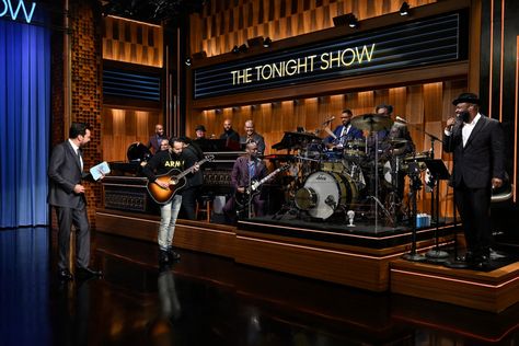 Watch The Roots Honor Veterans By Making Up Impromptu Songs Cola Song, Honor Veterans, Jimmy Fallon Show, Honoring Veterans, The Tonight Show, Army Veteran, Concert Series, Winning The Lottery, Tonight Show