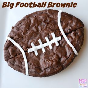 How To Make a Big Football Brownie without a special baking pan. Easy! Football Brownies, Football Shaped Foods, Football Desserts, Football Treats, Superbowl Desserts, Football Party Foods, Football Cookies, Football Cake, Superbowl Party Food