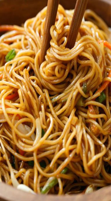 Soy Sauce Noodles Chines Food, Soy Sauce Noodles, Noodles Recipes, Salad Inspiration, Asian Noodle Recipes, Easy Chinese Recipes, Asian Inspired Recipes, Chinese Dishes, Chinese Cooking