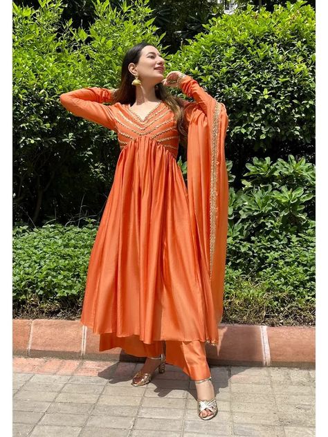 Anarkali Dress Simple, Anarkali Dress Online Shopping, Orange Anarkali, Pink Anarkali Suits, Anarkali Designs, Orange Gown, Suits Ideas, Placement Embroidery, Happy Dresses