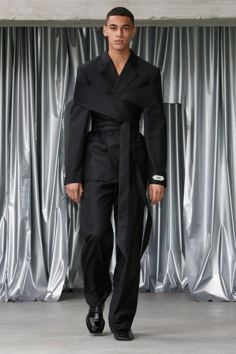 High Fashion Prom Men, Mens Suit Fashion 2023, Mens Structured Fashion, Men Couture Outfits, Futuristic Look Men, Men’s Corset Suit, Vogue Fashion Men, Men Fashion Runway 2023, Men’s Contemporary Fashion