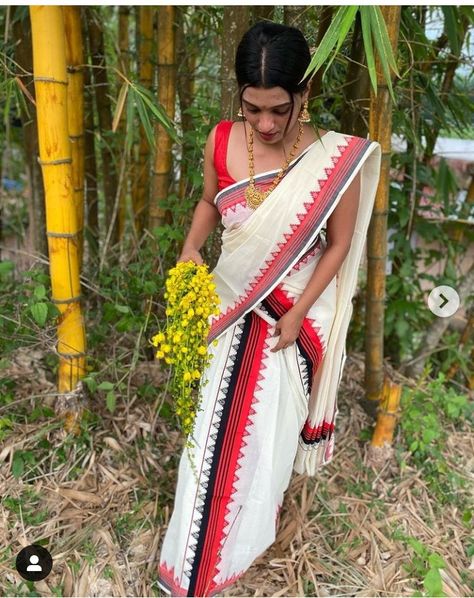 Settum Mundum, Kerala Sari, Kerala Saree Blouse, Kerala Saree Blouse Designs, Traditional Silk Saree, Kerala Saree, Set Saree, Paper Crafts Diy Kids, Saree Blouse Designs