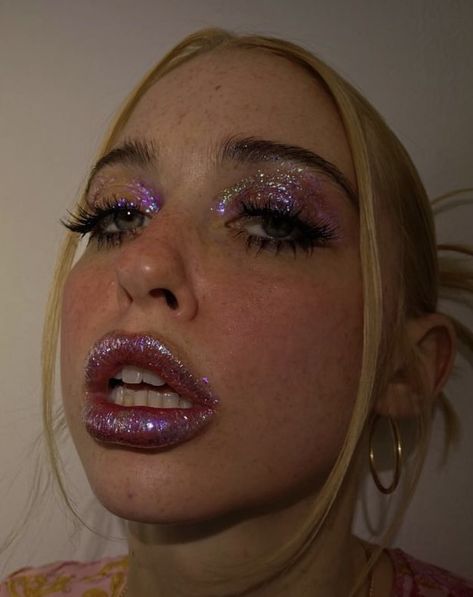 90s Glitter Makeup, No Eyebrows Makeup Look, 90s Shimmer Makeup, Camp Makeup, 2000s Editorial Makeup, 2000s Pink Eyeshadow, Chloe Cherry, Glitter Editorial Makeup, Euphoria Makeup