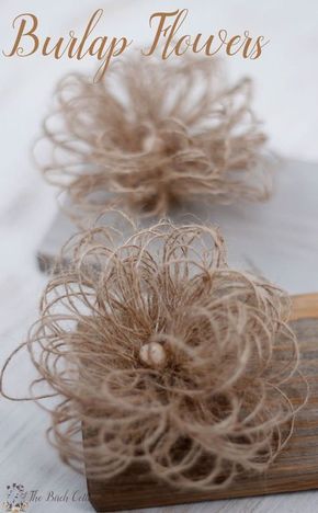 Burlap Flower Tutorial, Twine Flowers, Twine Crafts, Diy Fleur, Burlap Projects, Fleurs Diy, Diy Burlap, Burlap Crafts, Burlap Flowers