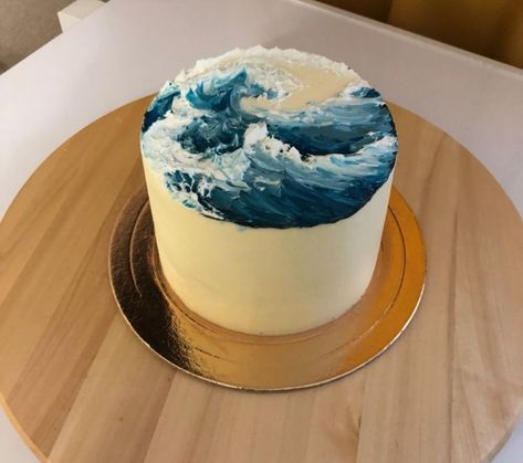 THIS IS BEAUTIFUL Ocean Wave Cake, Sea Cake Ideas, Ocean Birthday Cakes, Water Cake, Summer Birthday Cake, Beach Birthday Cake, Surf Cake, Ocean Cake, Wave Cake