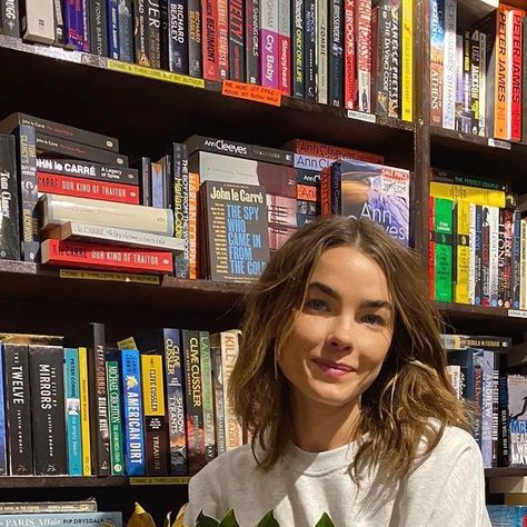 Bambi Northwood-Blyth on Instagram: "Sunday. Pick your fighter 🥋 🌸📚 🧖🏽‍♀️ 🍷 🏃🏽‍♀️ 😴 🥠 1,2,3,4,5,6,7" Bambi Northwood Blyth, Hottest Women, 90s Models, Short Hair Cuts, 1 2 3, Hair Cuts, Models, On Instagram, Instagram