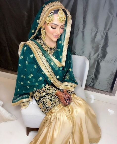 Sana Khan Hijab, Pretty Bridal Makeup, Moti Work, Muslim Bridal, Sana Khan, Desi Wedding Dresses, Bridal Lehenga Collection, Mode Turban, Fashion Goals