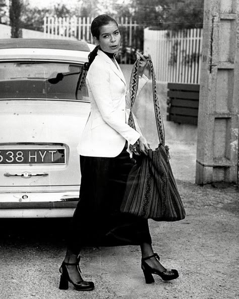 Bianca Jagger Style, Bianca Jagger, Jane Birkin, Mick Jagger, Vintage Inspiration, Vintage Glamour, Fashion Icons, Airport Style, Fashion Icon