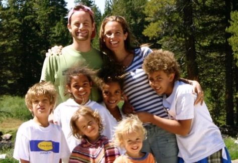 See Kirk Cameron's Family of 8 Now Kirk Cameron Family, Schwarzenegger Son, Family Of 8, 90s Tv Shows, Kirk Cameron, Laughing Emoji, Growing Pains, Michael Sheen, Wife And Kids