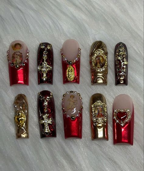 Virgin Mary Nails Designs, Gold Vs Silver Jewelry Skin Tone, Maximalism Nails, Cathedral Nails, Virgin Mary Nails, Victorian Nails, Baroque Nails, Tacky Nails, Mary Nails