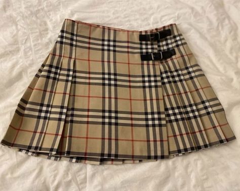 Original Coquette, Burberry Top, Burberry Skirt, Crop Top Outfits, Outfit Inspo Fall, Fancy Outfits, Basic Outfits, Girl Costumes