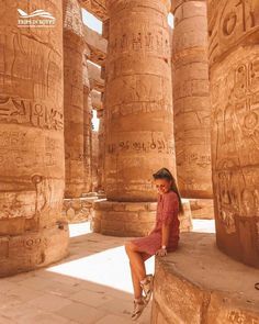 Egypt Outfits Women, Sahara Desert Outfit, Shooting Pose, Cairo Pyramids, Egypt Outfits, Desert Outfit, Nile Cruise, Safari Outfit, Egypt Aesthetic