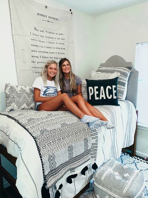 Georgia Southern University Dorm, Southern Dorm Room, University Dorm, University Dorms, Southern University, Georgia Southern University, Georgia Southern, Dorm Room Inspiration, Dorm Ideas