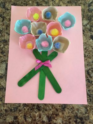 This Egg Carton Flower Bouquet will last a long time and bring a smile to Mom's face when you present this special gift on Mother's Day. Gramdma might like Egg Carton Flowers, Diy Mother's Day Crafts, Egg Carton Crafts, Spring Crafts For Kids, Mothers Day Crafts For Kids, Mother's Day Diy, Egg Carton, Easter Crafts For Kids, Childrens Crafts