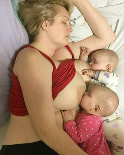 Breastfeeding Twins, Mother Feeding, My Face When, Fitness Models Female, Beautiful Women Over 40, Claw Clips, Photo Challenge, Grappling, Beautiful Smile Women