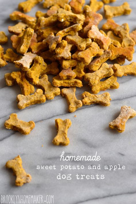 Brown Rice Flour Dog Treats, Handmade Dog Treats, Apple Dog Treats, Homemade Dog Cookies, Sweet Potato Dog Treats, Parsley Leaves, Easy Dog Treat Recipes, Dog Biscuit Recipes, Easy Dog Treats