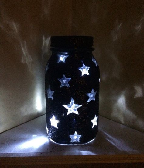 Something Special for Christmas  by Frédérique on Etsy Fairy Jars Diy, Star Jar, Bottle Art Projects, Toples Kaca, Bathroom Crafts, Mason Jar Bathroom, Vintage Mason Jars, Fairy Jars, Diy Glass Bottle Crafts