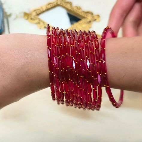 Glass Bangles Indian, Desi Bangles, Garara Designs, Bangle Collection, Feminine Accessories, Bangles Collection, Silk Bangles, Beautiful Bangles, Bridal Anklet