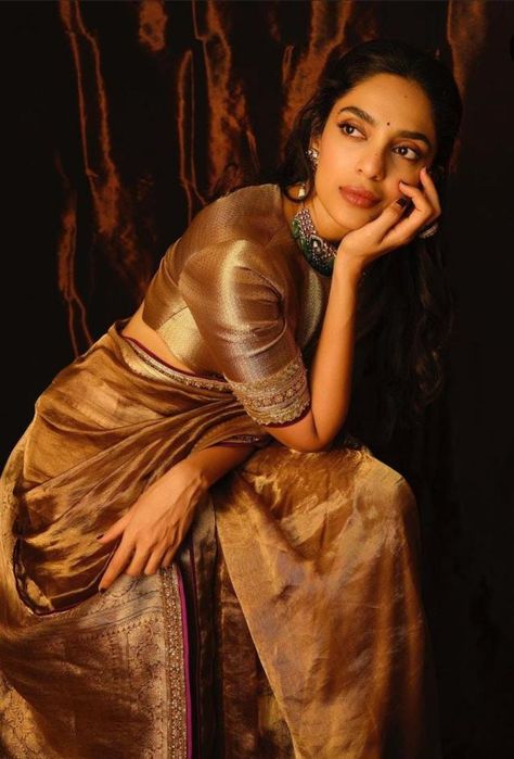 Sobhita Dhulipala, Golden Saree, Saree Poses, Tissue Saree, Indian Saree Blouse, Indian Saree Blouses Designs, Saree Designs Party Wear, The Diva, Manish Malhotra