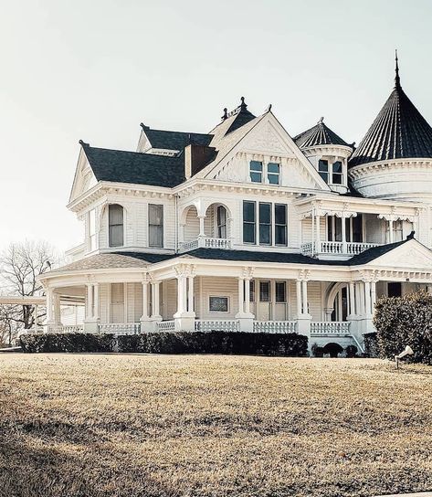 A. B. Scarborough Queen Anne Victorian in Bonham, TX (1897) | Pricey Pads Gothic Victorian House Plans, Victorian Mansion Exterior, Bedroom In Bloxburg, White Victorian House, Incredible Houses, Old Victorian Mansions, Queen Anne Victorian House, Bloxburg Bedroom Ideas, Bloxburg Bedroom