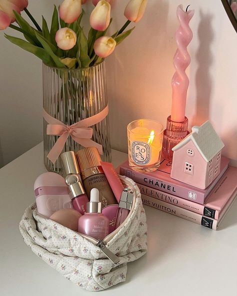 Kalender Design, Pink Lifestyle, Pinterest Room Decor, Pink Life, Girly Room, Preppy Room, Dreamy Room, Pink Vibes, Pink Room