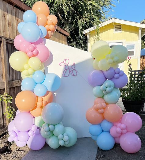 "Leia Loves Two Pawty"🩷 swipe for a surprise🎉 My puppy's 2nd birthday 🥹 (she will always be a puppy to me 🤭) #birthdaypawty #pawty #doggiepawty #dogpawty #dogparty #puppyparty #puppypawty Balloon Backdrop, Dog Party, Puppy Party, Birthday Backdrop, A Puppy, 2nd Birthday, Always Be, Balloons, Puppies