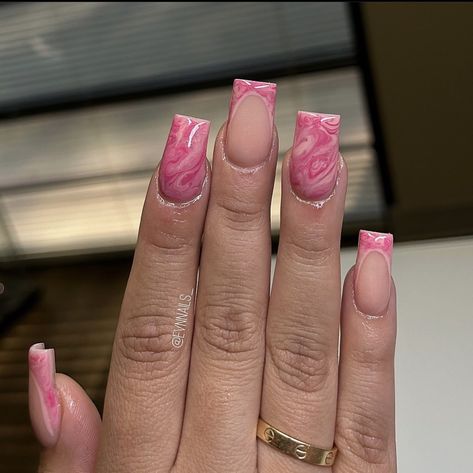 Acrylic Nails 
Marble Nails 
Pink Nails 
French Nails Marble On Short Nails, Pink Marble Acrylics, Pink With Marble Nails, French Tip With Abstract Lines, Short Square Acrylic Nails Marble, Pink Marble Short Nails, Marble Short Nails Design, Marble French Tip Nails Short, Light Pink Nail Designs Acrylic