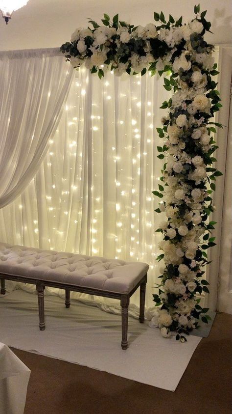 Rectangular Backdrop With Flowers, Walima Decoration At Home, House Nikkah Decor, Small Flower Decor, White Theme Engagement Decor, White Flowers Decoration Wedding, Nikkah Home Decor Ideas, Simple Decorations For Wedding, Engagement In Home Decor