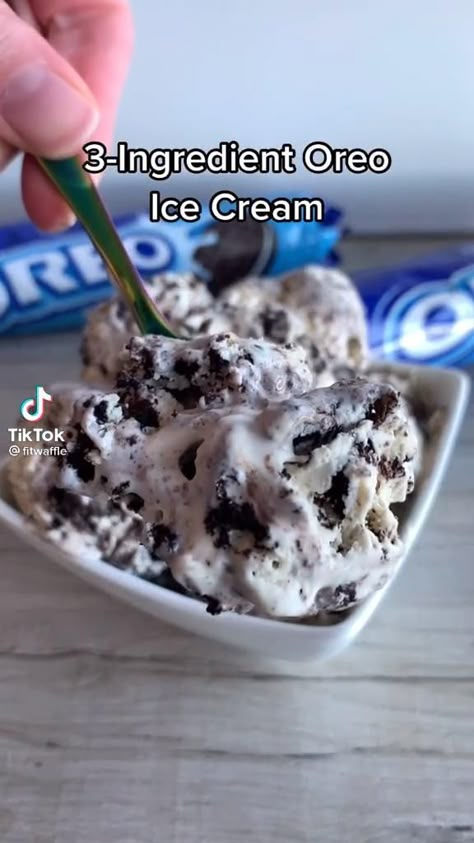 Easy Ice Cream Recipe Homemade, Hemgjord Glass, Hair Cuts Medium, Ashy Hair, Resipi Kek, Haircut For Men, Oreo Ice Cream, Haircut Blonde, Double Cream