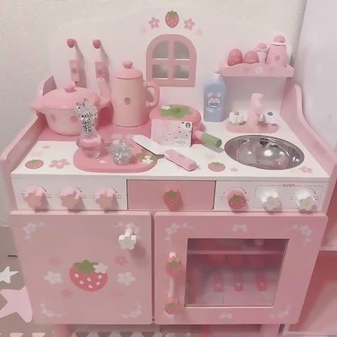 Strawberry Kitchen, Hello Kitty Toys, Soft Pink Theme, Kawaii Toys, Kawaii Core, Pastel Pink Aesthetic, Kawaii Room, Pink Themes, Kawaii Aesthetic