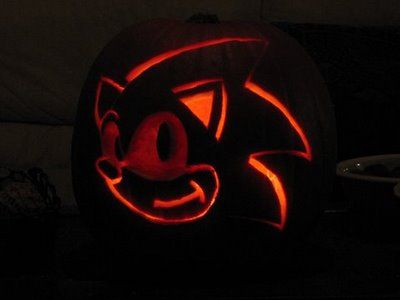 Sonic Pumpkin Carving! Sonic Carved Pumpkin, Sonic Jack O Lantern, Sonic The Hedgehog Pumpkin Stencil, Sonic Pumpkin Stencil, Sonic The Hedgehog Pumpkin, Sonic Pumpkin Painting, Sonic Pumpkin Carving, Pumpkin Wars, Sonic Pumpkin