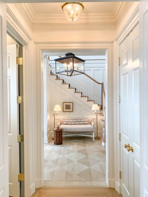 Bench On Stair Wall, Southern Colonial Remodel, Southern Living Entryway, Southern Living Style Decor, Southern Living Idea House 2021 Kentucky, 2021 Southern Living Idea House, Timeless Classic Style Home, Southern Living Design House, Classic Southern Interior Design