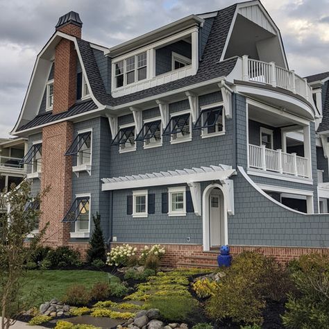 Gambrel Barn House, Gambrel House, Gambrel Barn, Garage Construction, Gambrel Style, Atomic Ranch, Gambrel Roof, Basement Floor Plans, Architecture Construction