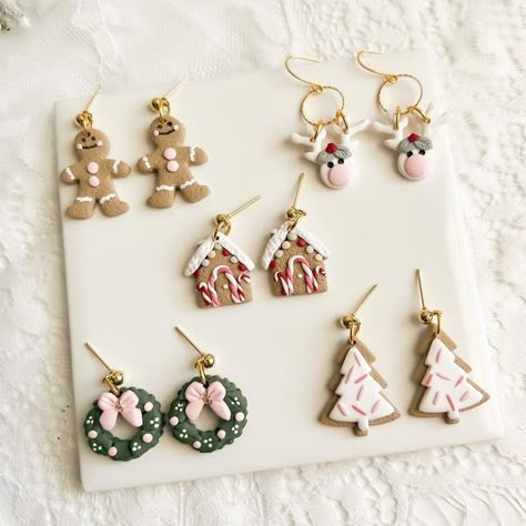 Polymer Clay Earrings New Year, Christmas Earrings Ideas, New Years Earrings Polymer Clay, Christmas Small Business Ideas, Pink Christmas Earrings, Pink Christmas Clay Earrings, New Years Clay Earrings, Winter Clay Earrings, Christmas Clay Ideas