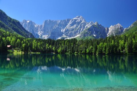 Fucine Lake, Italy Images, Italian Alps, Travel Destinations Bucket Lists, Italy Photo, Landscape Pictures, Crystal Clear Water, Vacation Spots, Italy Travel