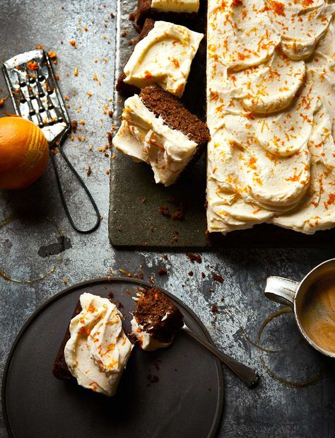 Baking a carrot cake as a traybake makes it quicker and easier than ever. Try our simple recipe topped with cream cheese frosting Petit Cakes, Cake Traybake, Carrot Cake Traybake, Traybake Recipes, Carrot Cake Dessert, Traybake Cake, Carrot Cake Recipe Healthy, Slab Cake, Carrot Cake Recipe Easy