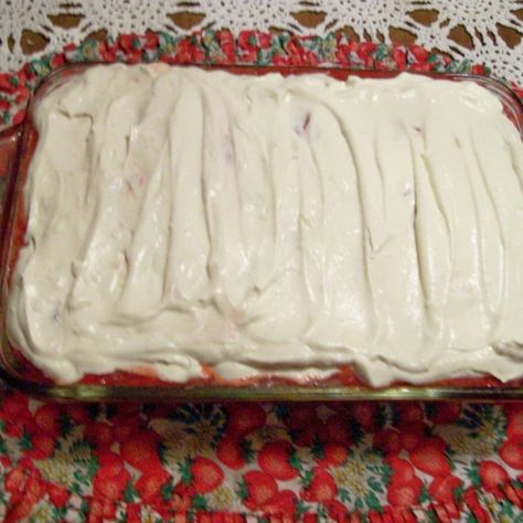 Strawberry Refrigerator Cake Strawberry Refrigerator Cake, Refrigerated Desserts, Refrigerator Cake, Cat Cake, Strawberry Desserts, Instant Pudding, Strawberry Recipes, Cake Cookies, Cake Recipe