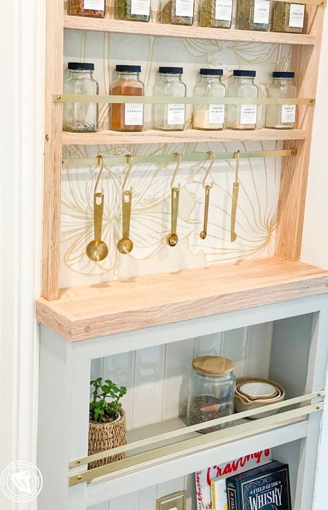 Spice Rack Built Into Wall, Kitchen Wall Spice Rack Ideas, Diy Wall Mount Spice Rack, Modern Spice Rack Ideas, Diy Spice Rack Wood, Spice Rack Diy Wall, Diy Spice Shelf Ideas, Wall Spice Rack Ideas Diy Kitchen, Spice Rack Wall Ideas