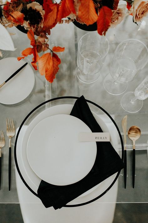 Moody Wedding Table Decor, Moody Wedding Table, Wedding Planning App, White Table Settings, Black And White Wedding Theme, Planning App, White Wedding Theme, Wedding Tablescape, Spring Wedding Inspiration