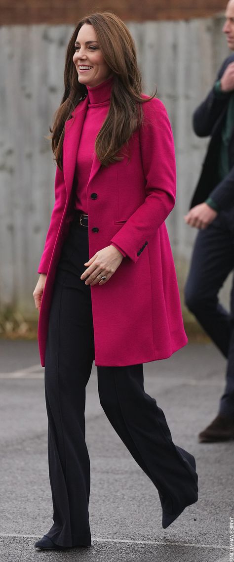 Kate Middleton Style Outfits, Looks Kate Middleton, Kate Middleton Outfits, Fuchsia Dress, Middleton Style, Kate Middleton Style, Pink Coat, Duchess Catherine, Prince William And Kate