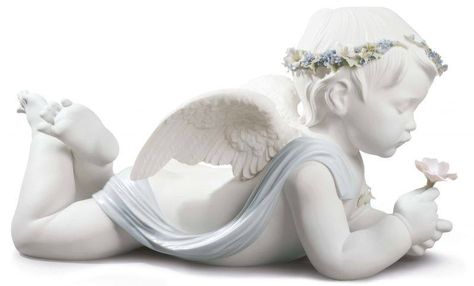 Lladro is one of the leading names when it comes to buying some of the finest luxury angel figurines online in Delhi which surely help to bring up the overall ambiance of your place with all the positivity, innocence and luck. Lladro Porcelain, Lladro Figurines, Angel Sculpture, Ange Demon, Kahlil Gibran, Angel Statues, Angels Among Us, Angel Figurines, Fairy Angel