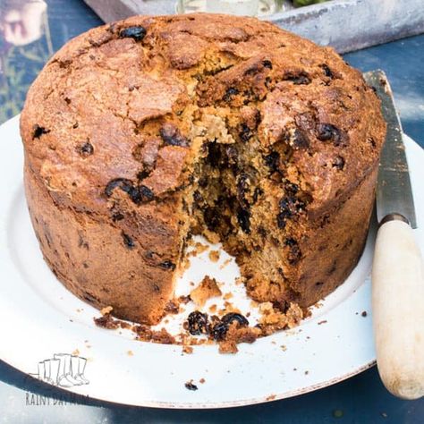 Classic Farmhouse Fruit Cake Old Fashioned Fruitcake Recipe, Farmhouse Fruit Cake Recipe, Old Fashioned Fruit Cake Recipe, Fruit Cake Recipe Easy, Cake Recipes Uk, Ic Recipes, Fruit Cake Recipe, Cake Recipes At Home, Cake Light