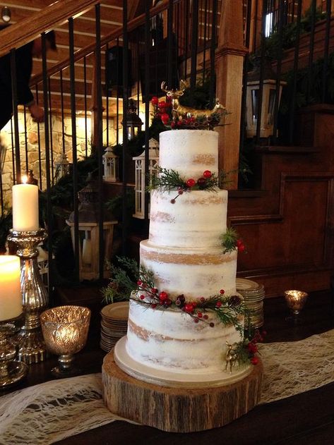 Winter Wedding Cake Ideas, Country Wedding Ideas, Christmas Wedding Themes, Christmas Wedding Inspiration, Christmas Wedding Cakes, Winter Wedding Table, Wedding Cake Ideas, Winter Wedding Cake, Woodsy Wedding