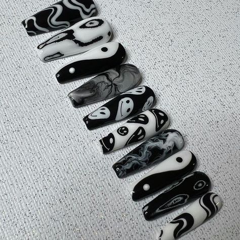 Black Trippy Nails, Black White Halloween Nails, Nails Designs Black, Black And White Clown Nails, Ghostmane Nails, Black And White Nails Halloween, Halloween Nails Black And White, Nail Black, Wednesday Inspired Nails