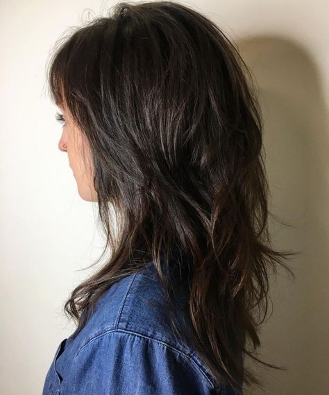 Layered and Tousled Brunette Hairstyle Long Shag Hairstyles, Long Shag Haircut, Long Shag, Shaggy Haircuts, Shag Hairstyles, Short Fringe, Shag Haircut, Long Layers, Grunge Hair